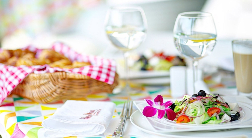 Imagen del bar/restaurante del Hotel Nobo. Foto 6