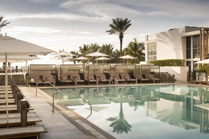 Imagen de la piscina del Hotel Nobu Miami Beach. Foto 9