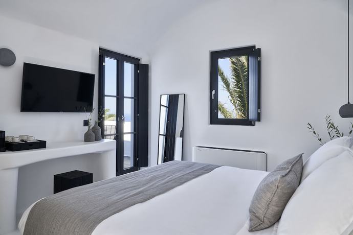 Imagen de la habitación del Hotel Nobu Santorini. Foto 8