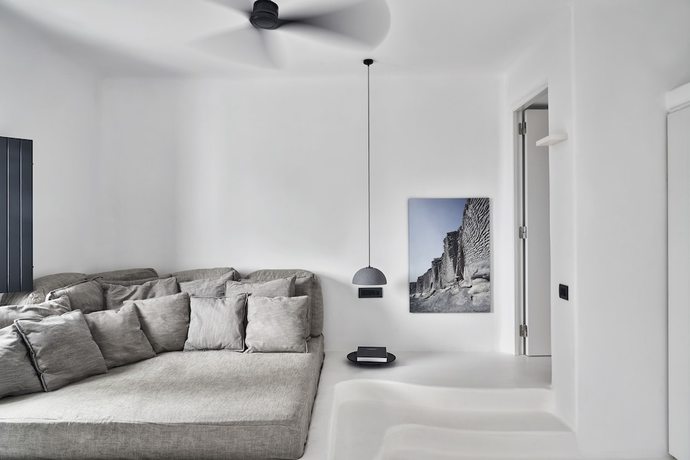 Imagen de la habitación del Hotel Nobu Santorini. Foto 17