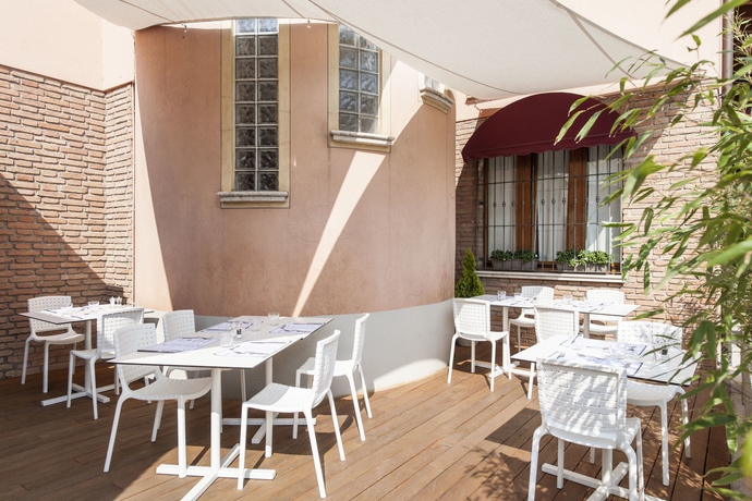 Imagen de los exteriores del Hotel Noce. Foto 12