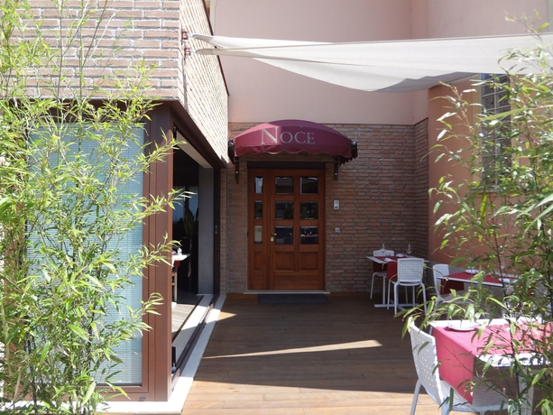 Imagen de los exteriores del Hotel Noce. Foto 14