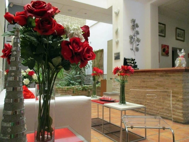 Imagen de los interiores del Hotel Noches En Triana. Foto 18