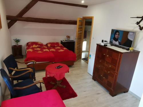 Imagen de la habitación del Hotel Noclegi nad neonet Bogatynia. Foto 14