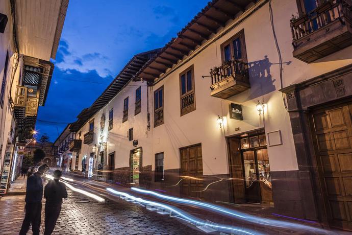 Imagen de los exteriores del Hotel Nodo Garcilaso. Foto 12