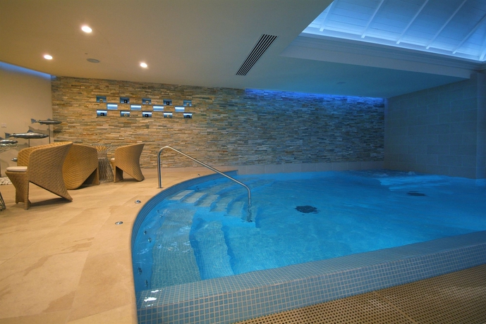 Imagen de la piscina del Hotel Noel Arms. Foto 12