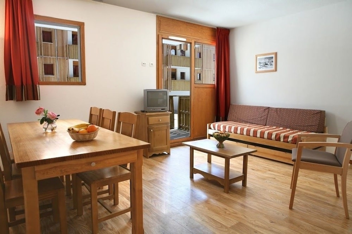 Imagen de la habitación del Hotel Noemys Le Pra Palier. Foto 13