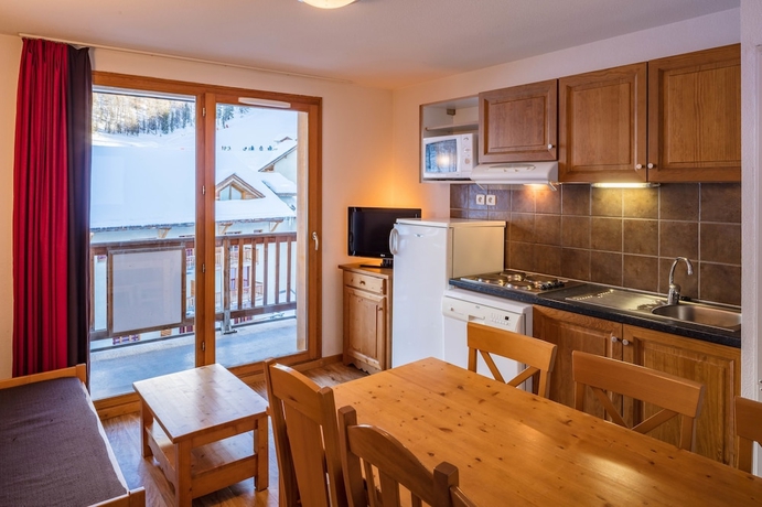 Imagen de la habitación del Hotel Noemys Les Balcons de Bois M&eacute;an. Foto 7