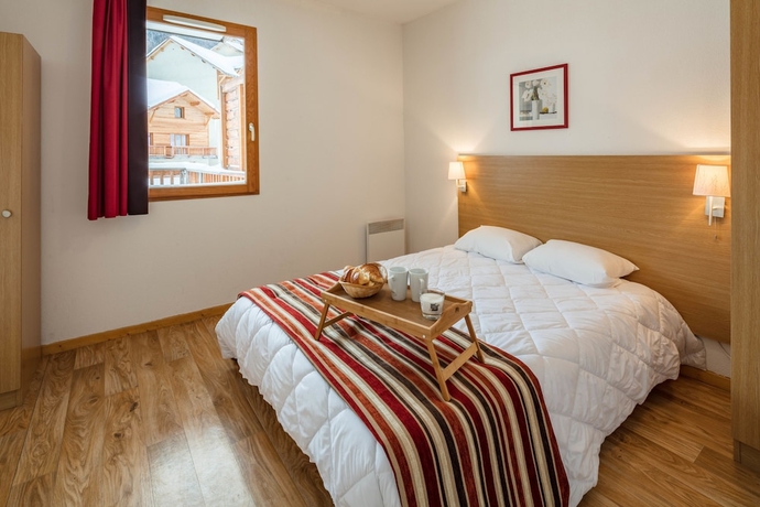 Imagen de la habitación del Hotel Noemys Les Balcons de Bois M&eacute;an. Foto 11