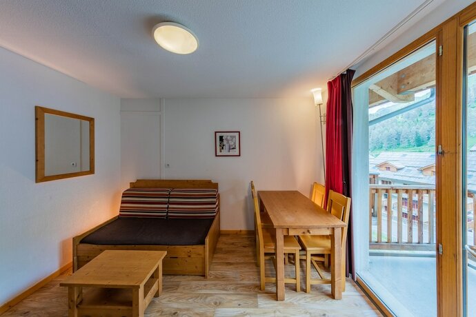 Imagen general del Hotel Noemys Les Chalets De Bois M&eacute;an. Foto 3