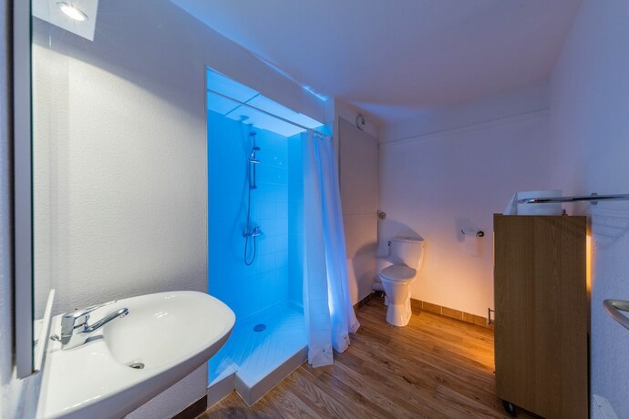 Imagen general del Hotel Noemys Les Chalets De Bois M&eacute;an. Foto 4