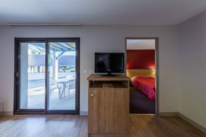 Imagen general del Hotel Noemys Les Chalets De Bois M&eacute;an. Foto 7