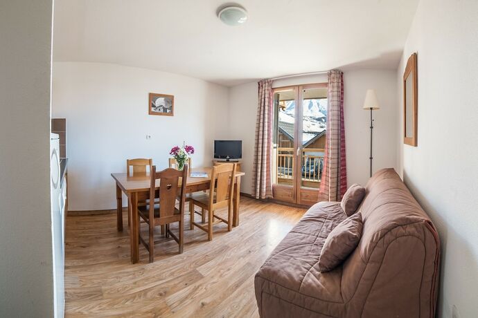 Imagen de la habitación del Hotel Noemys Les Chalets du Hameau des Aiguilles. Foto 15