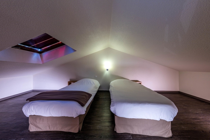 Imagen de la habitación del Hotel Noemys Toulon La Valette. Foto 5