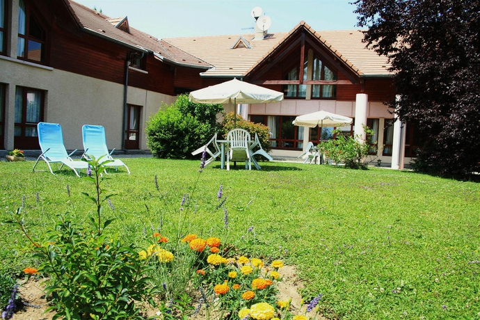 Imagen de los exteriores del Hotel Noemys Viviers Du Lac. Foto 7