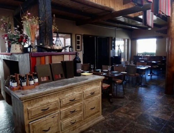 Imagen del bar/restaurante del Hotel Noi Borde Loa. Foto 4