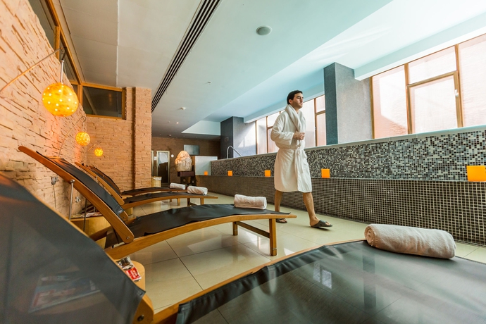 Imagen de la piscina del Hotel Noi Vitacura. Foto 13