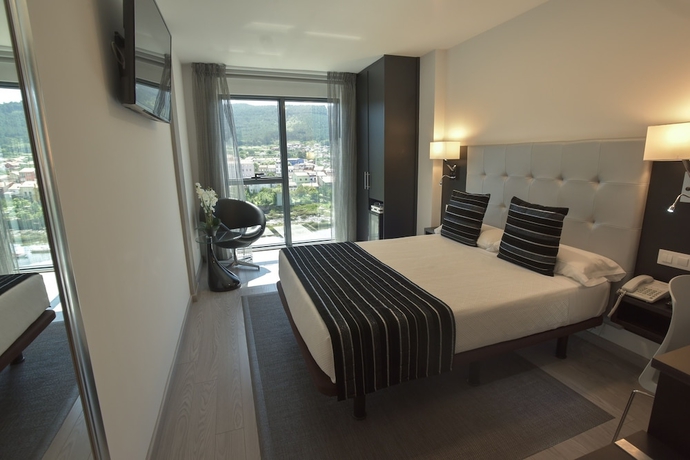 Imagen de la habitación del Hotel Noia. Foto 7