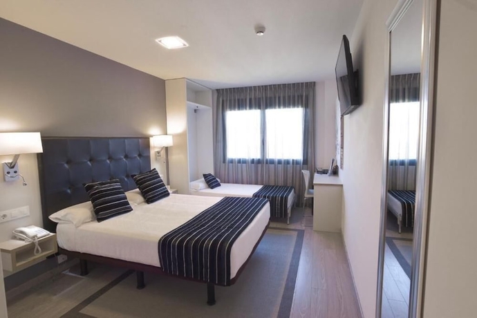 Imagen de la habitación del Hotel Noia. Foto 10