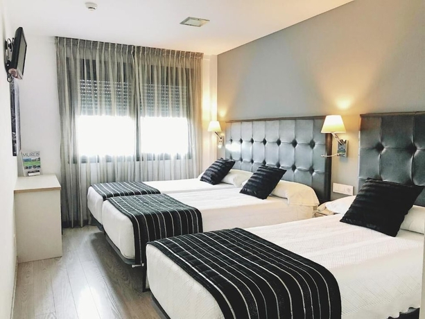 Imagen de la habitación del Hotel Noia. Foto 12