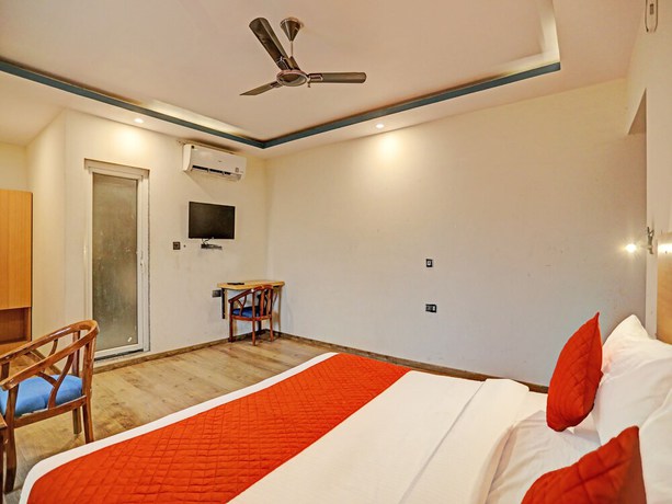 Imagen de la habitación del Hotel Noida Grand Sec 58 By F9s. Foto 6
