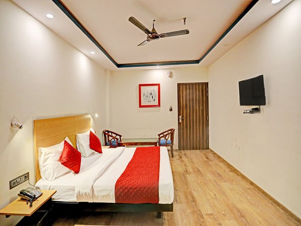 Imagen de la habitación del Hotel Noida Grand Sec 58 By F9s. Foto 7