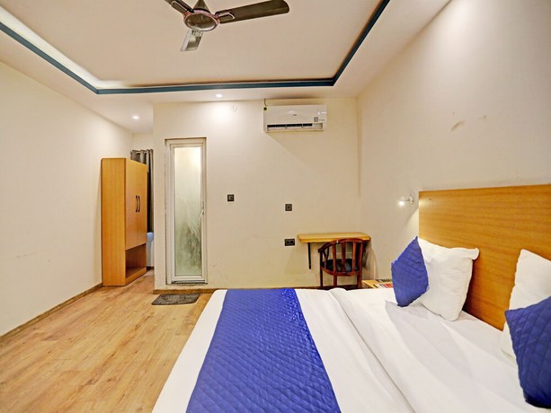 Imagen de la habitación del Hotel Noida Grand Sec 58 By F9s. Foto 8