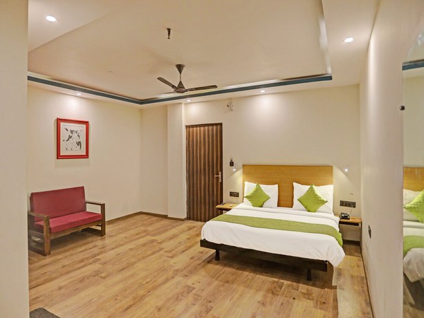 Imagen de la habitación del Hotel Noida Grand Sec 58 By F9s. Foto 11