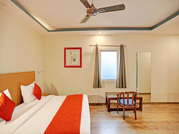Imagen de la habitación del Hotel Noida Grand Sec 58 By F9s. Foto 12