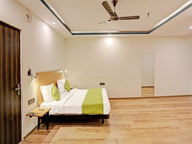 Imagen de la habitación del Hotel Noida Grand Sec 58 By F9s. Foto 15