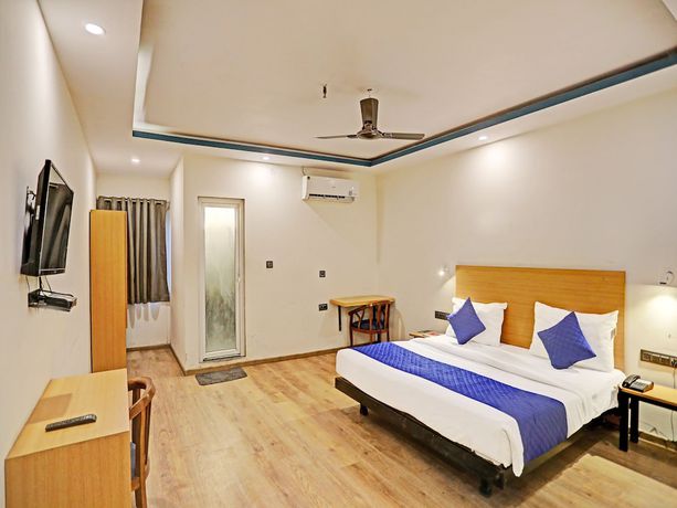 Imagen de la habitación del Hotel Noida Grand Sec 58 By F9s. Foto 17