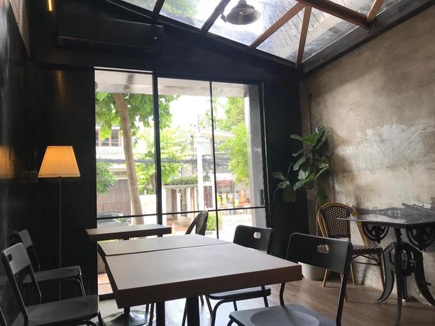 Imagen del bar/restaurante del Hotel Noir, Chiang Mai. Foto 5