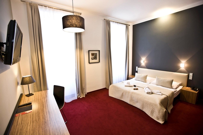 Imagen de los exteriores del Hotel Noir, Praga. Foto 6