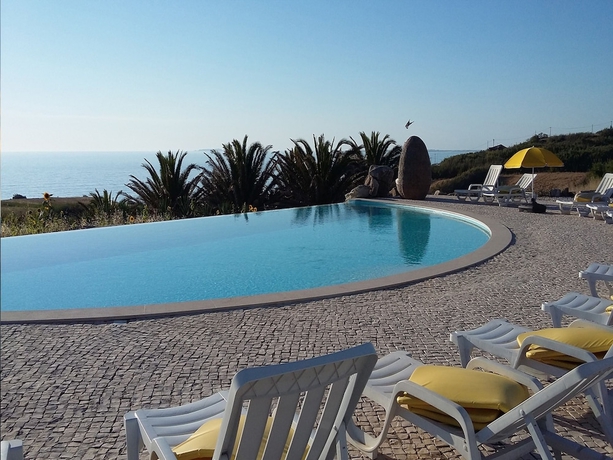Imagen de la piscina del Hotel Noiva Do Mar. Foto 16