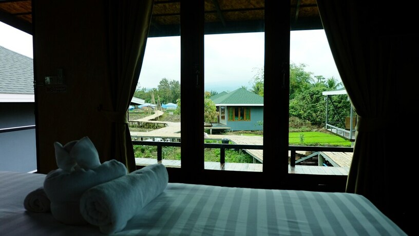 Imagen de la habitación del Hotel Nok Chan Mee Na. Foto 17