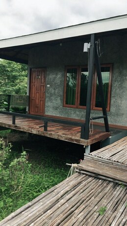 Imagen de la habitación del Hotel Nok Chan Mee Na. Foto 32