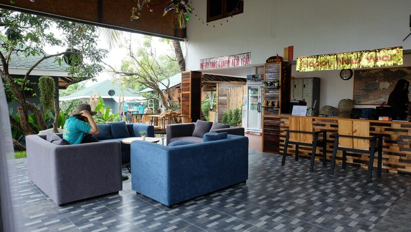 Imagen de los interiores del Hotel Nok Chan Mee Na. Foto 38