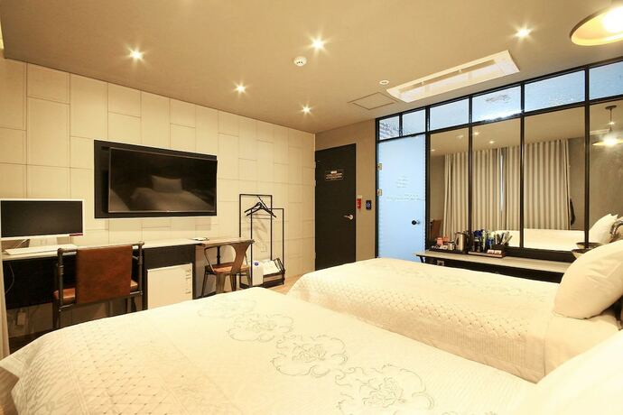 Imagen de la habitación del Hotel Nol. Foto 33