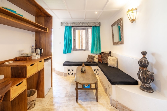 Imagen de la habitación del Hotel Nomad Beach Resort. Foto 6