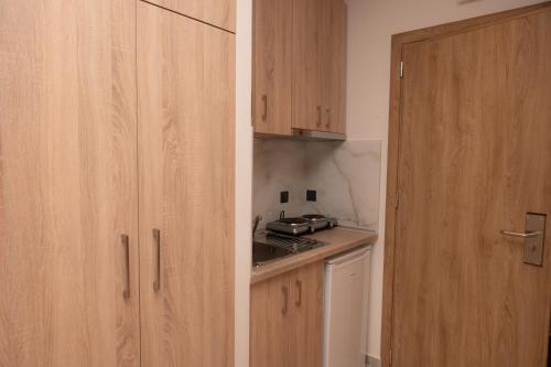 Imagen de la habitación del Hotel Nomad Paralia. Foto 18