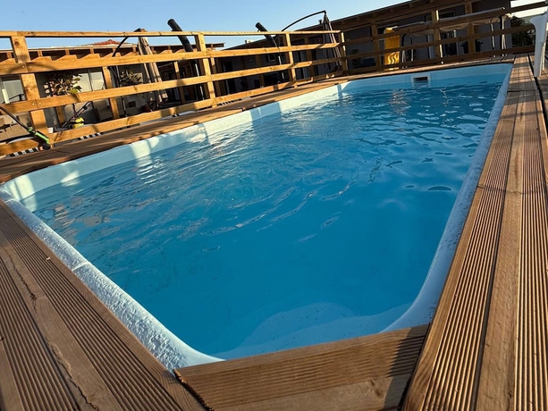 Imagen de la piscina del Hotel Nomada Hostel El Palmar de Vejer. Foto 13