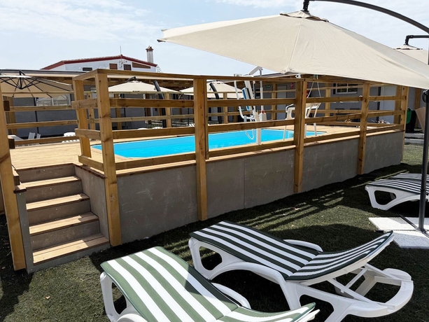 Imagen de la piscina del Hotel Nomada Hostel El Palmar de Vejer. Foto 16