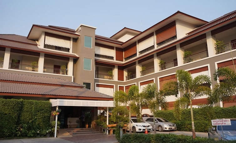 Imagen de los exteriores del Hotel Non C Park. Foto 17