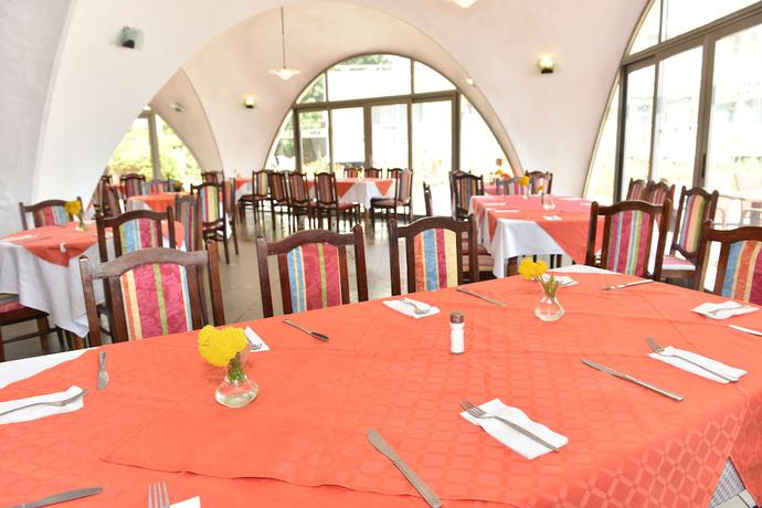 Imagen del bar/restaurante del Hotel Nona. Foto 2