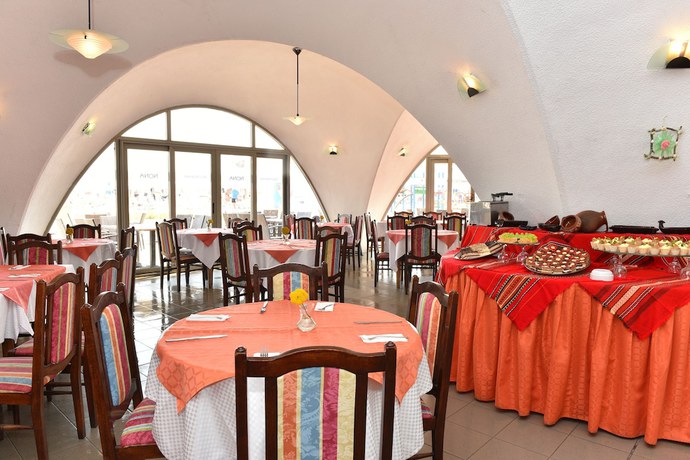 Imagen del bar/restaurante del Hotel Nona. Foto 6