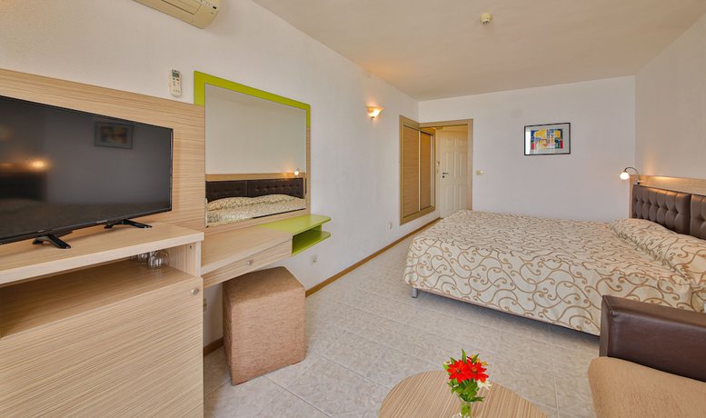 Imagen de la habitación del Hotel Nona. Foto 16