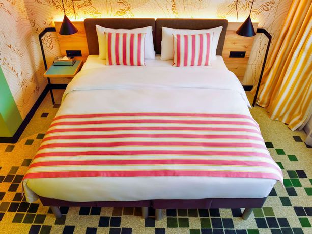Imagen de la habitación del Hotel Nonanteneuf appart hōtel Sierre - contactless check-in. Foto 9