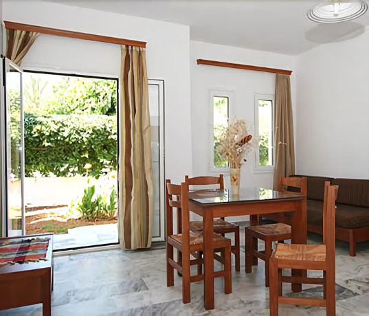 Imagen de la habitación del Hotel Nontas Suites. Foto 12