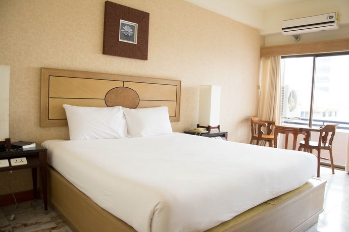 Imagen de la habitación del Hotel Nonthaburi Palace. Foto 3
