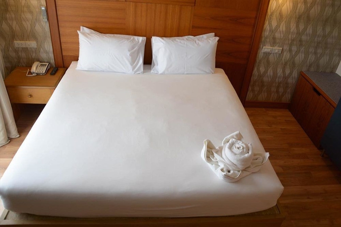 Imagen de la habitación del Hotel Nonthaburi Palace. Foto 5